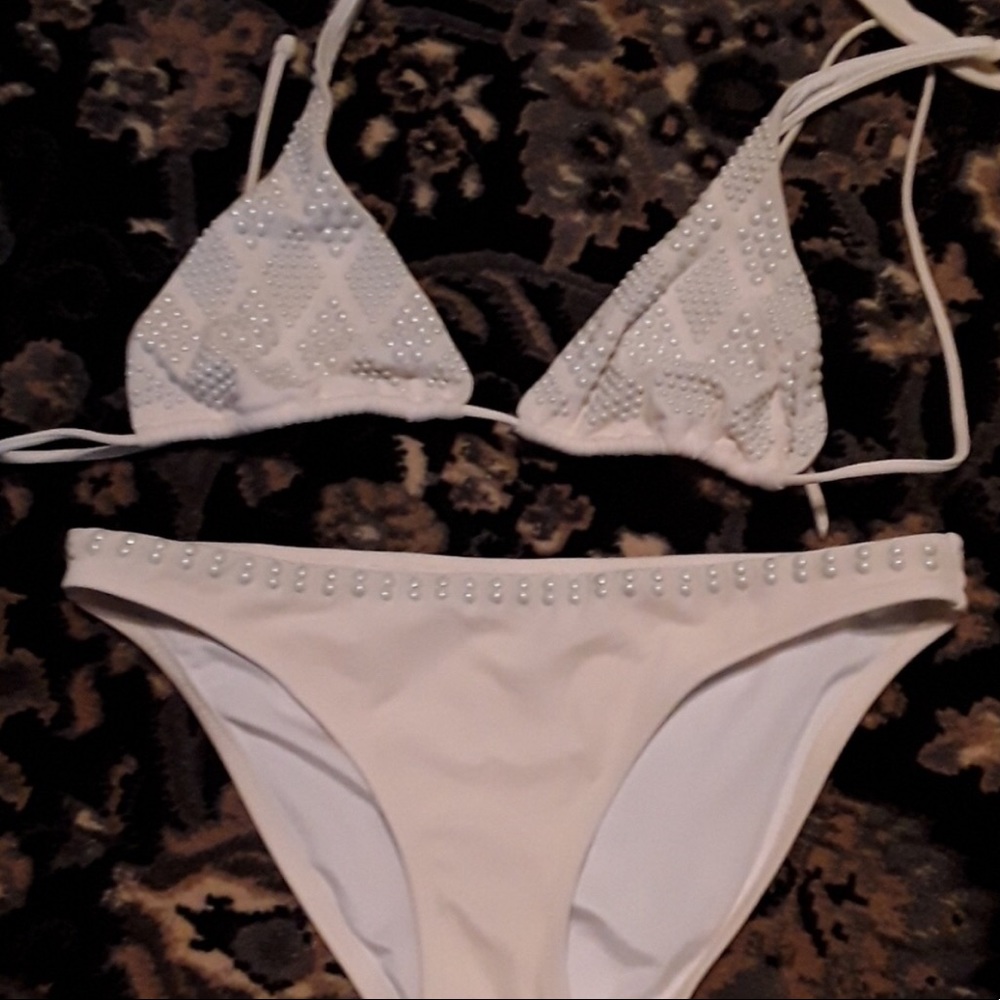 Victoria’s Secret bikini set